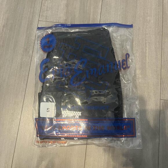 Large black eric emanuel shorts - Picture 4 of 4